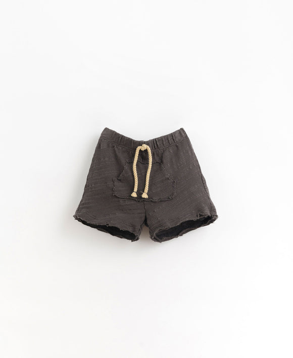 Pantalón corto con fibras recicladas charcoal Play Up
